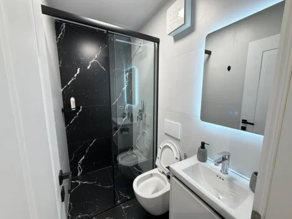 Tirane, shitet apartament 1+1 Kati 5, 65 m² 