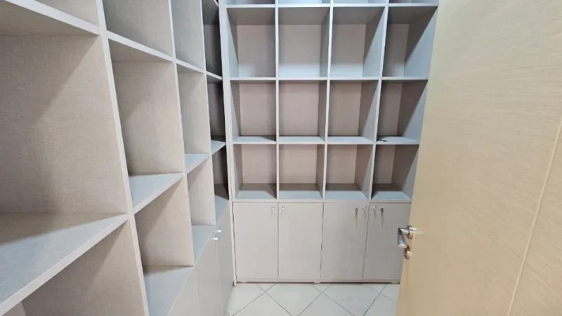 Tirane, jepet me qera zyre Kati 2, 180 m² 2.600 € (Alpas Center, Hilton Garden Inn)