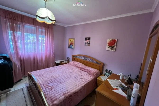 Tirane, shitet apartament 3+1 Kati 4, 73 m² 128.000 € (Pallati me shigjeta)