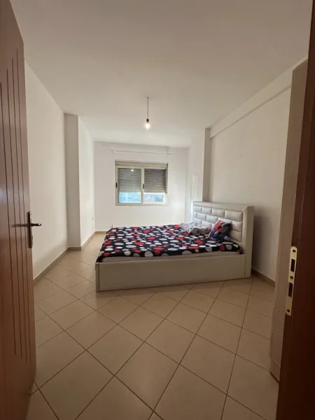 Tirane, jepet me qera apartament 1+1 Kati 4, 71 m² 350 € (Rruga Loni Ligori)
