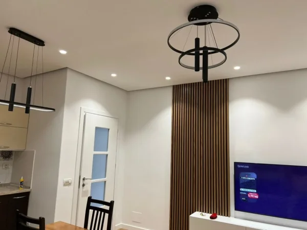 Tirane, jepet me qera apartament 1+1 Kati 11, 71 m² 400 € (Kthesa kamzes)