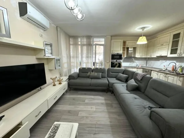 Tirane, shes apartament 2+1+Aneks+Ballkon Kati 3, 104 m² 190.000 € 