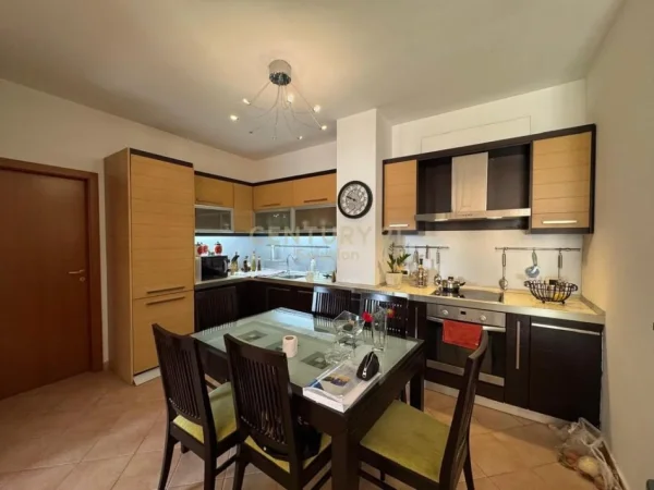 Tirane, shes apartament 2+1+Aneks+Ballkon Kati 5, 117 m² 285.000 € 