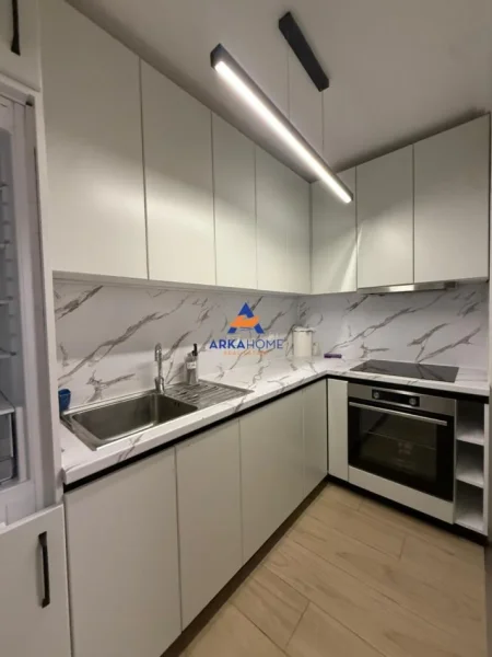 Tirane, jepet me qera apartament 2+1+Ballkon Kati 3, 72 m² 750 € 