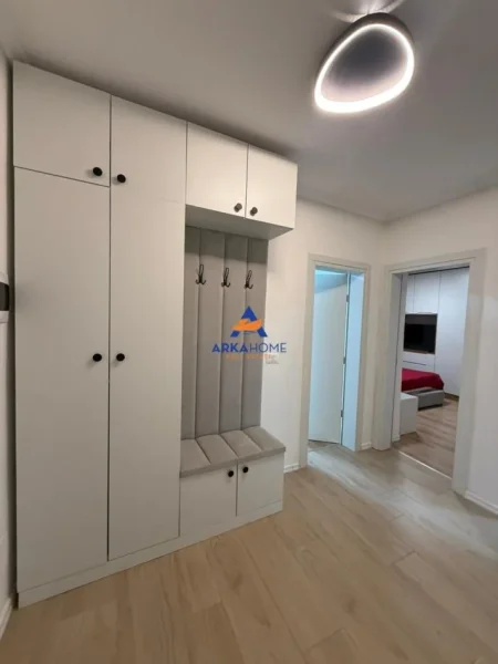 Tirane, jepet me qera apartament 2+1+Ballkon Kati 3, 72 m² 750 € 
