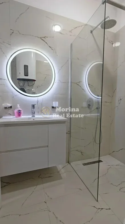 Tirane, jepet me qera apartament 1+1 Kati 5, 60 m² 450 € (Rrethrrotullimi i Shkozes)