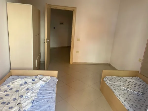 Tirane, jepet me qera apartament 2+1+Ballkon Kati 2, 113 m² 500 € (Astir)