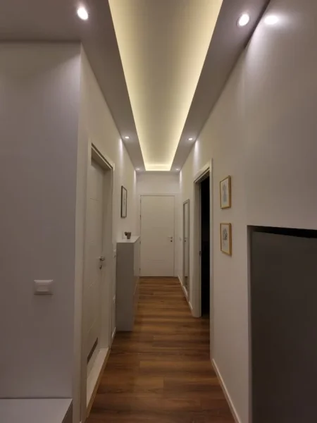 Tirane, jepet me qera Vile 1+1 Kati 1, 60 m² 600 € (Rruga e Durresit)