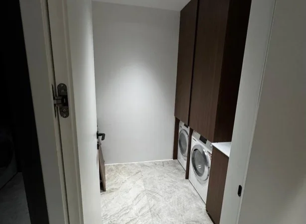 Tirane, shitet apartament 2+1 , 212 m² (RRUGA E ELBASANIT)