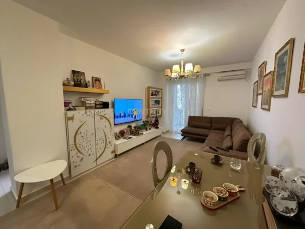 Tirane, shes apartament 2+1+Aneks+Ballkon Kati 4, 95 m² 212.000 € (Kompleksi Ana)