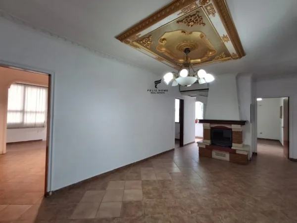 Tirane, jepet me qera zyre Kati 2, 143 m² 1.200 € (ISH ESKPOZITA)