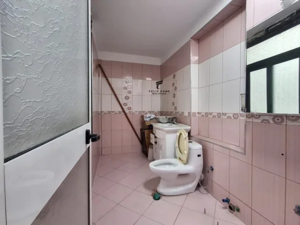 Tirane, jepet me qera zyre Kati 2, 143 m² 1.200 € (ISH ESKPOZITA)