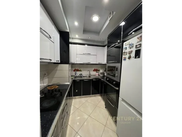 Tirane, shes apartament 2+1+Aneks+Ballkon Kati 5, 114 m² 192.000 € 
