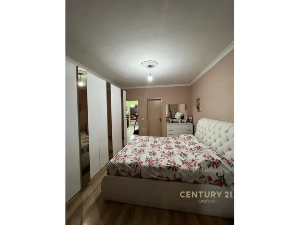 Tirane, shes apartament 2+1+Aneks+Ballkon Kati 5, 114 m² 192.000 € 