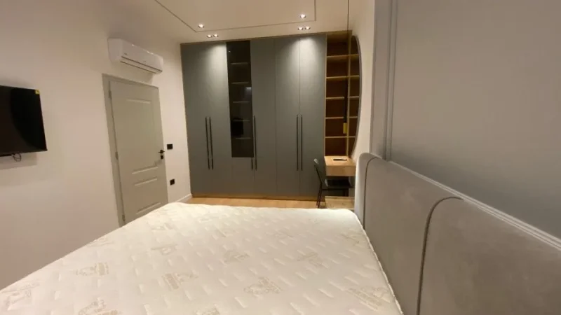 Tirane, jepet me qera apartament 1+1 Kati 1, 65 m² 700 € 