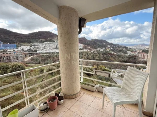 Tirane, shes apartament duplex 2+1+Aneks+Ballkon Kati 3, 124 m² 260.000 € 