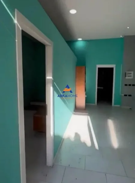 Tirane, jepet me qera ambjent biznesi Kati 0, 120 m² 520 € 