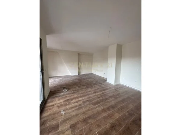 Tirane, shes apartament 2+1+Aneks+Ballkon Kati 6, 106 m² 265.000 € (Shkolla e Kuqe)
