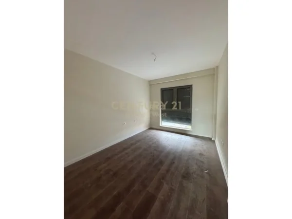 Tirane, shes apartament 2+1+Aneks+Ballkon Kati 6, 106 m² 265.000 € (Shkolla e Kuqe)