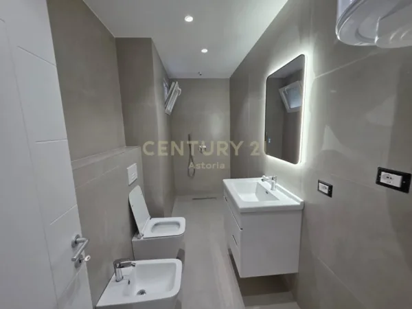 Tirane, shes apartament 2+1+Aneks+Ballkon Kati 1, 73 m² 165.000 € 