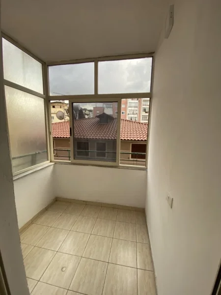 Tirane, jepet me qera nga Pronari, pa-komision apartament 2+1+Ballkon Kati 3, 75 m² 600 € (Rrapo Hekali)