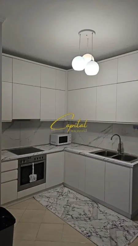 Tirane, jepet me qera apartament 2+1 Kati 2, 100 m² 600 € (KODRA E DIELLIT)