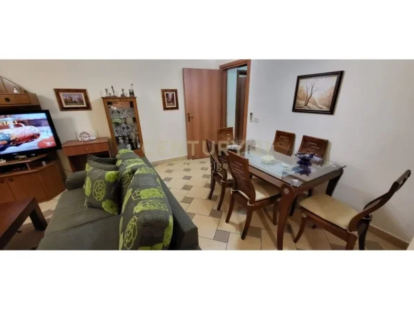 Tirane, shes apartament 2+1+Aneks+Ballkon Kati 10, 110 m² 330.000 € (Prokuroria e Pergjithshme)