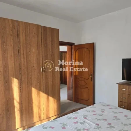 Tirane, jepet me qera shtepi 2+1 Kati 1, 100 m² 400 € (Laprake)