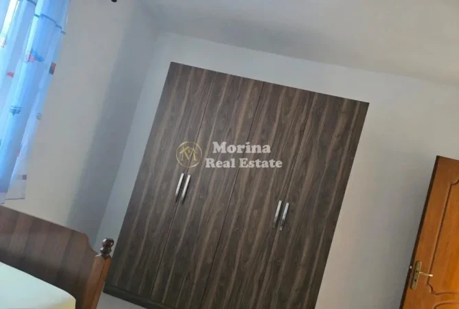 Tirane, jepet me qera shtepi 2+1 Kati 1, 100 m² 400 € (Laprake)