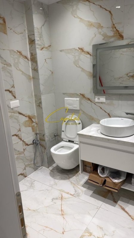 Tirane, jepet me qera zyre Kati 0, 60 m² 800 € (STACIONI TRENIT)