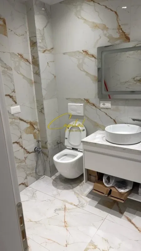 Tirane, jepet me qera zyre Kati 0, 60 m² 800 € (STACIONI TRENIT)