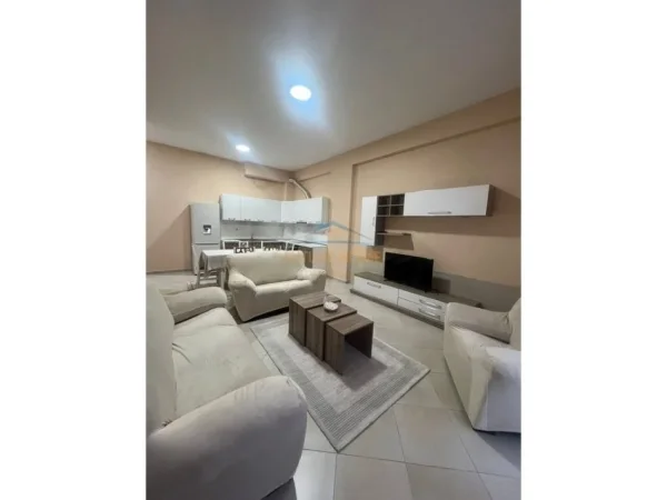 Tirane, jepet me qera apartament 1+1+Ballkon Kati 1, 89 m² 420 € (Fresk)