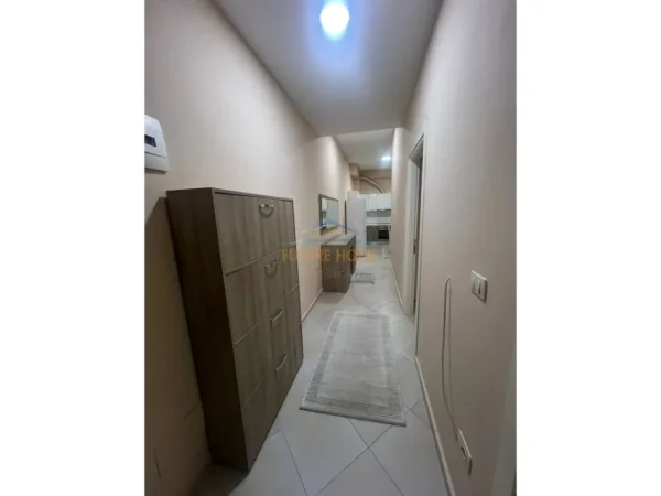 Tirane, jepet me qera apartament 1+1+Ballkon Kati 1, 89 m² 420 € (Fresk)