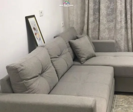 Tirane, jepet me qera apartament 2+1 Kati 4, 80 m² 570 € (rruga e dibres)