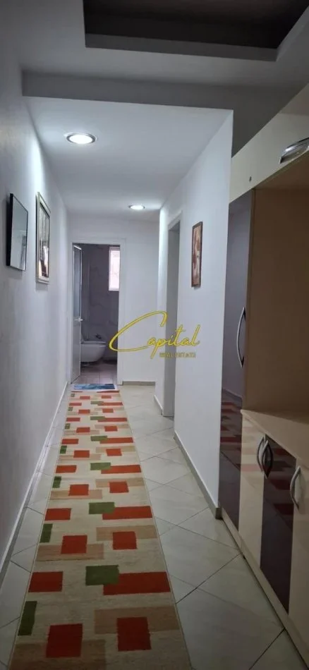 Tirane, jepet me qera apartament 2+1 Kati 3, 100 m² 650 € (VILAT AMERIKANE)