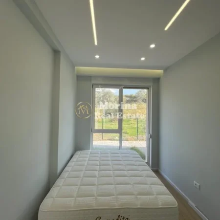 Tirane, jepet me qera Vile 4+1 Kati 0, 200 m² 1.200 € (Farke)