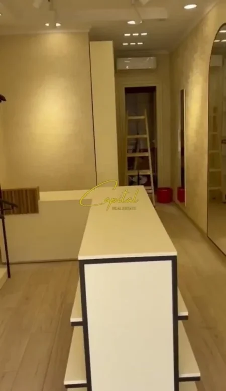 Tirane, shitet dyqan Kati 0, 27 m² 337.000 € (21 DHJETORI)