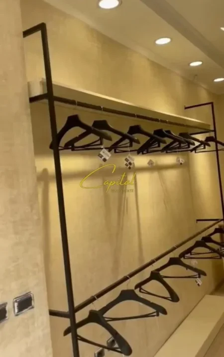 Tirane, shitet dyqan Kati 0, 27 m² 337.000 € (21 DHJETORI)