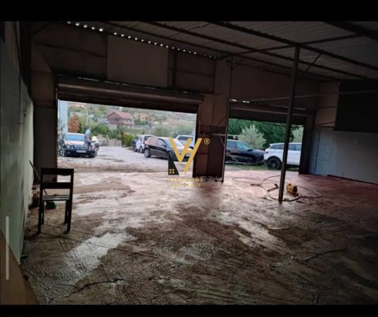 Tirane, jepet me qera magazine Kati 0, 370 m² 800 € (KOMBINAT)