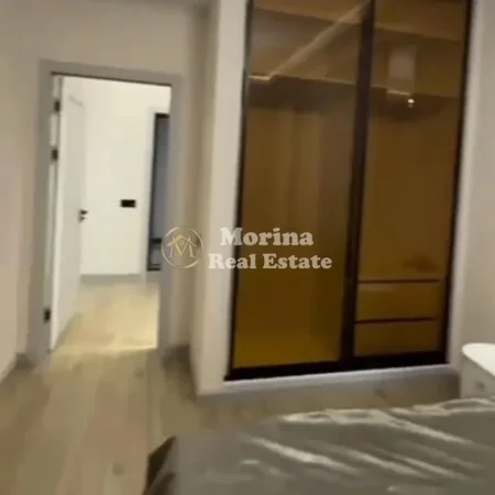 Tirane, jepet me qera apartament 1+1 Kati 3, 81 m² 700 € (Rruga Barrikadave)