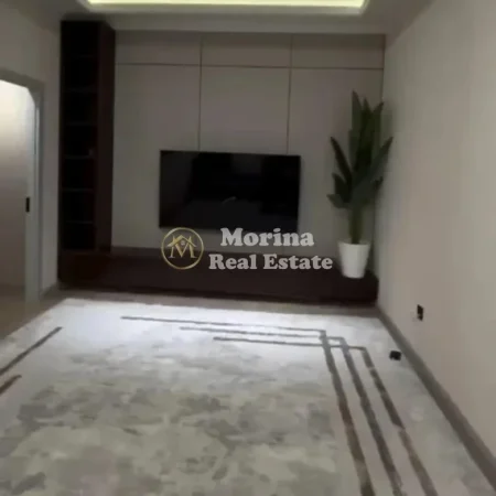 Tirane, jepet me qera apartament 1+1 Kati 3, 81 m² 700 € (Rruga Barrikadave)