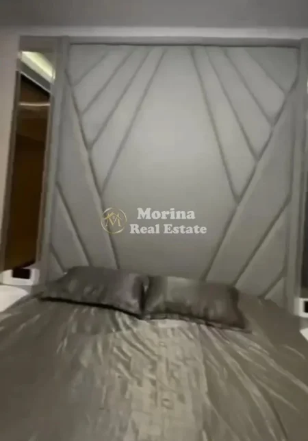 Tirane, jepet me qera apartament 1+1 Kati 3, 81 m² 700 € (Rruga Barrikadave)