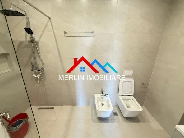 Tirane, jepet me qera zyre Kati 7, 110 m² 900 € (RRUGA VIKTOR EFTIMIU,VASIL SHANTO)