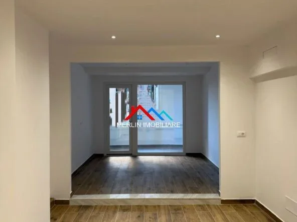 Tirane, jepet me qera zyre Kati 2, 60 m² 800 € (RRUGA JORDAN MISJA)