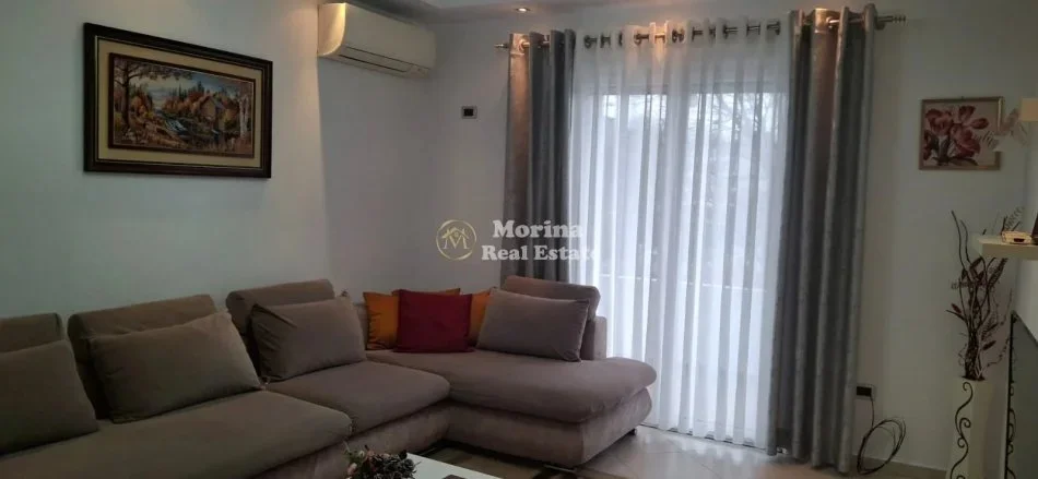 Tirane, jepet me qera apartament 2+1 Kati 3, 100 m² 650 € (Rruga e Elbasanit)
