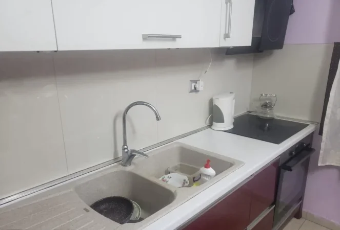 Tirane, jepet me qera apartament 2+1 Kati 2, 112 m² 820 € (MYSLYM SHYRI)