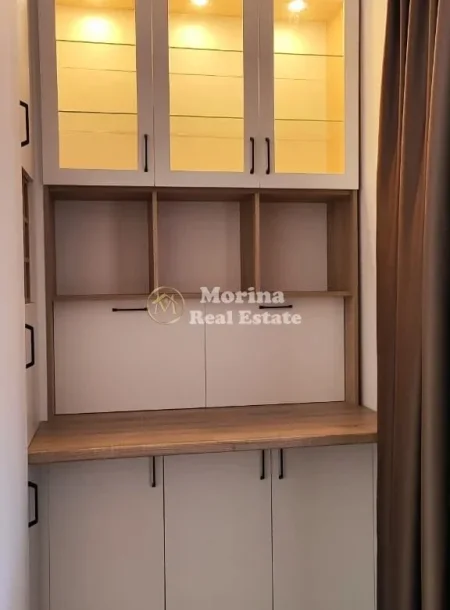 Tirane, jepet me qera apartament 1+1 Kati 5, 85 m² 1.000 € (Rruga e Kavajes)