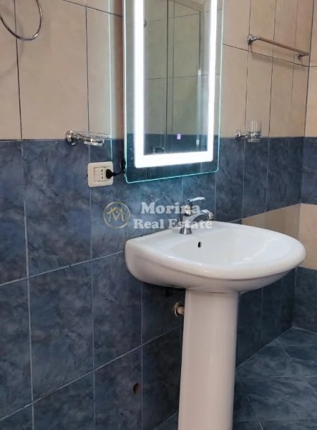 Tirane, jepet me qera apartament 1+1 Kati 5, 85 m² 1.000 € (Rruga e Kavajes)