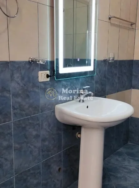 Tirane, jepet me qera apartament 1+1 Kati 5, 85 m² 1.000 € (Rruga e Kavajes)