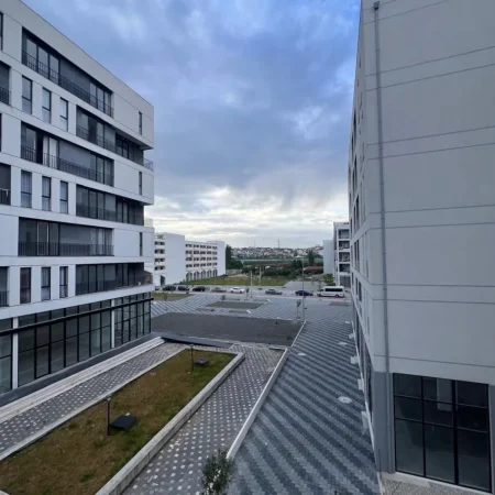 Tirane, shitet apartament 3+1 , 142 m² 